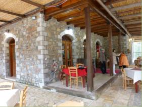 Im traditionellen Stil mit viel Liebe zum Detail erbaut