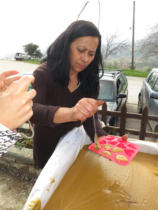 Man kann auch kleine Backfrmchen oder Konfektformen mit der Masse fllen.