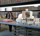 56 Knstler lieferten ihre Werke zur Erffnungsausstellung