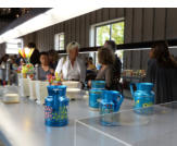 Haushaltgegenstnde bunt bemalt