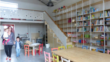 Fr die Kleinsten gibt es einen eigenen Raum in der Bibliothek