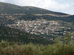 Achladokambos ist eines der schönsten Bergdörfer der Argolis